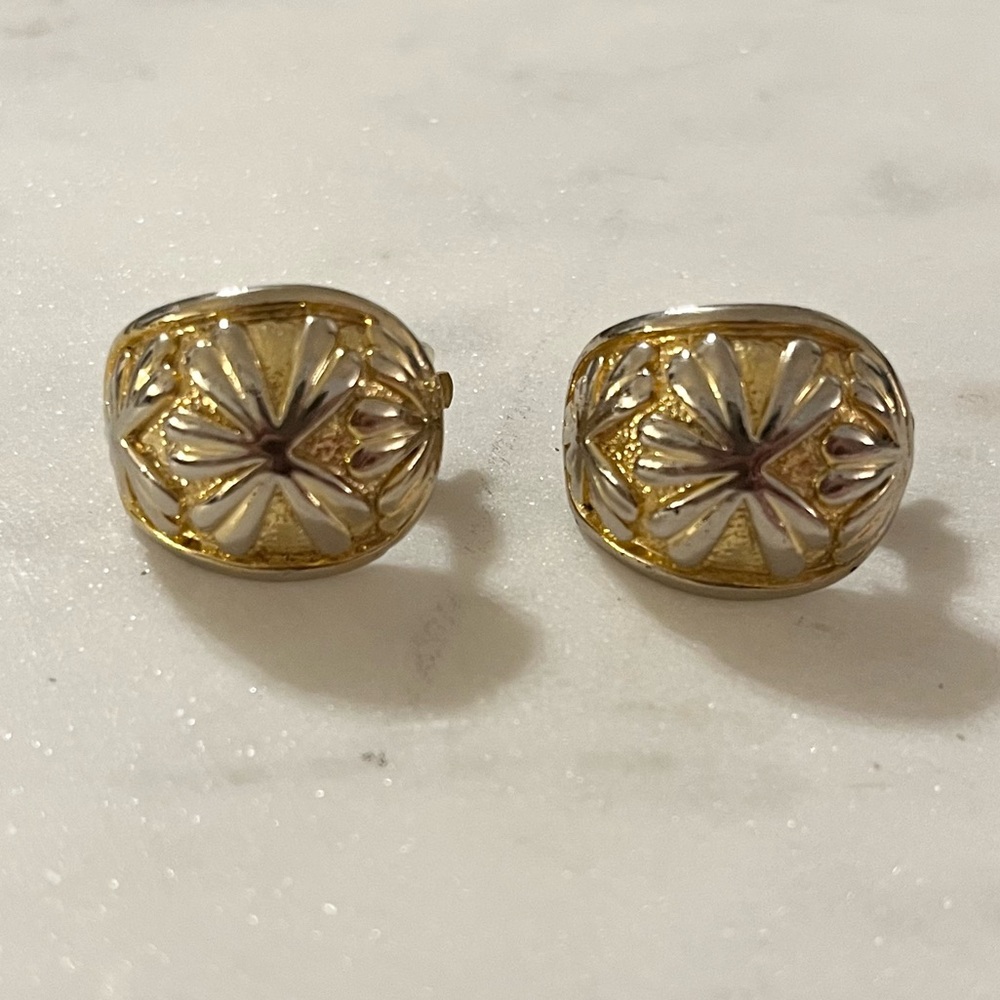 VINTAGE Gold Tone Clip-on Statement Earrings